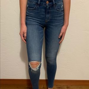 light wash american eagle skinny jeans